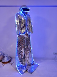 银色镜面LED高跷表演服